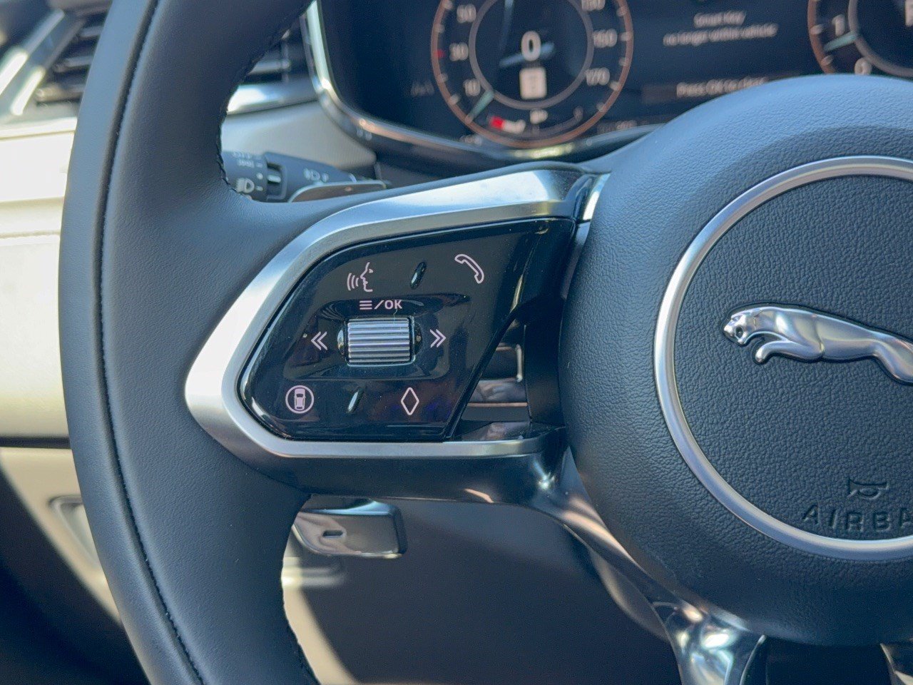 New 2026 Jaguar F-PACE R-Dynamic S AWD/4WD image 18