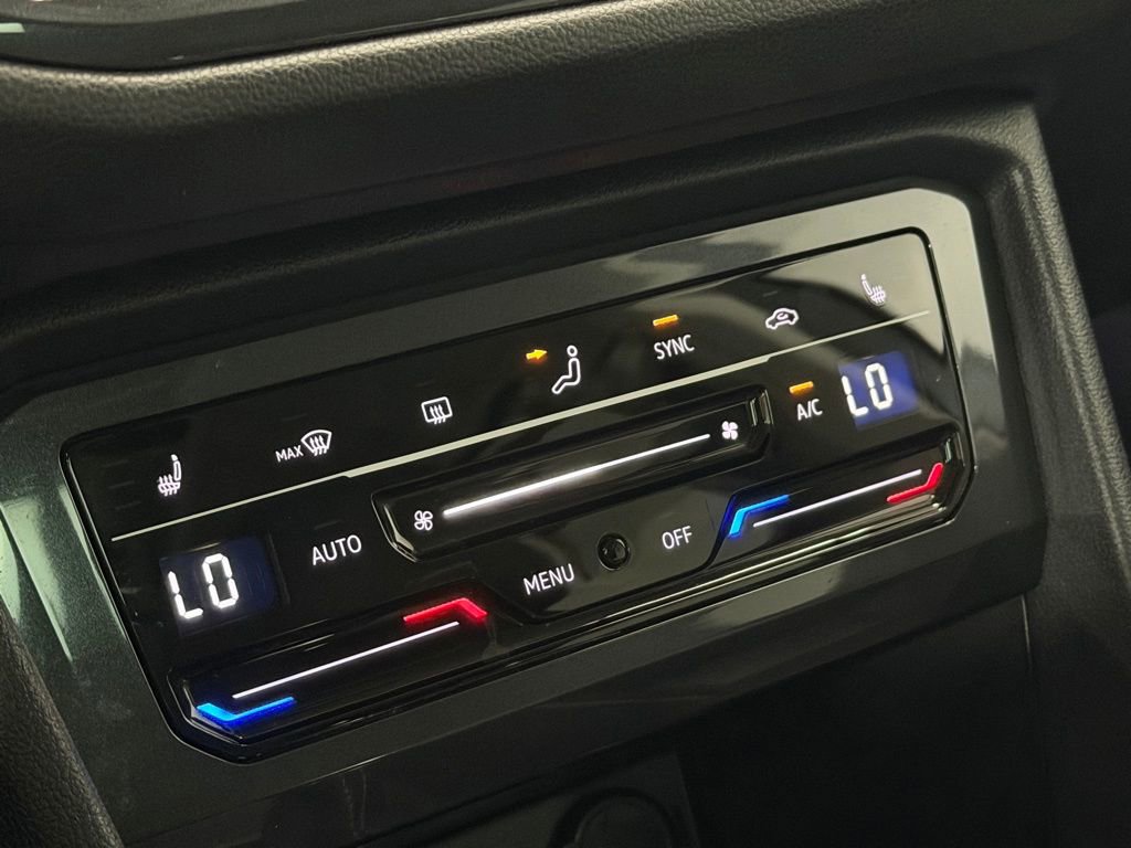 Used 2022 Volkswagen Tiguan SE w/ Panoramic Sunroof Package image 21