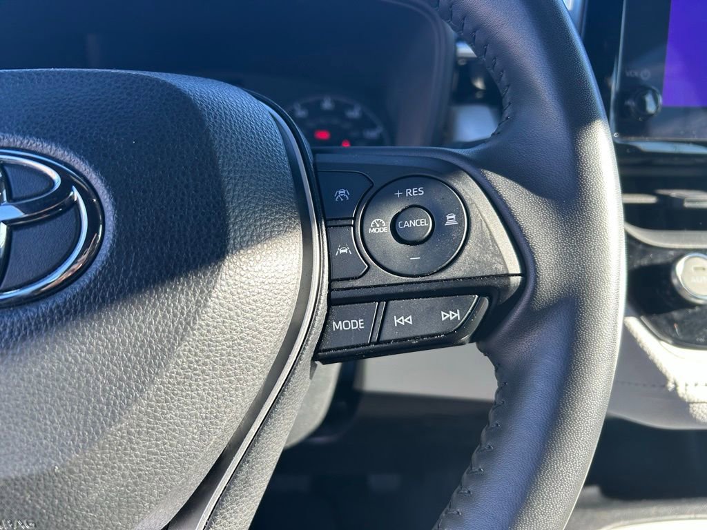 Used 2023 Toyota Corolla SE w/ SE Premium Package image 16