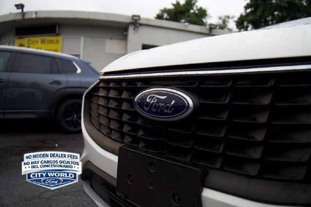 Certified 2024 Ford Escape SE FWD image 9