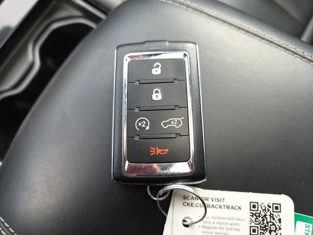 Used 2023 Jeep Grand Cherokee Overland w/ Luxury Tech Group IV image 14