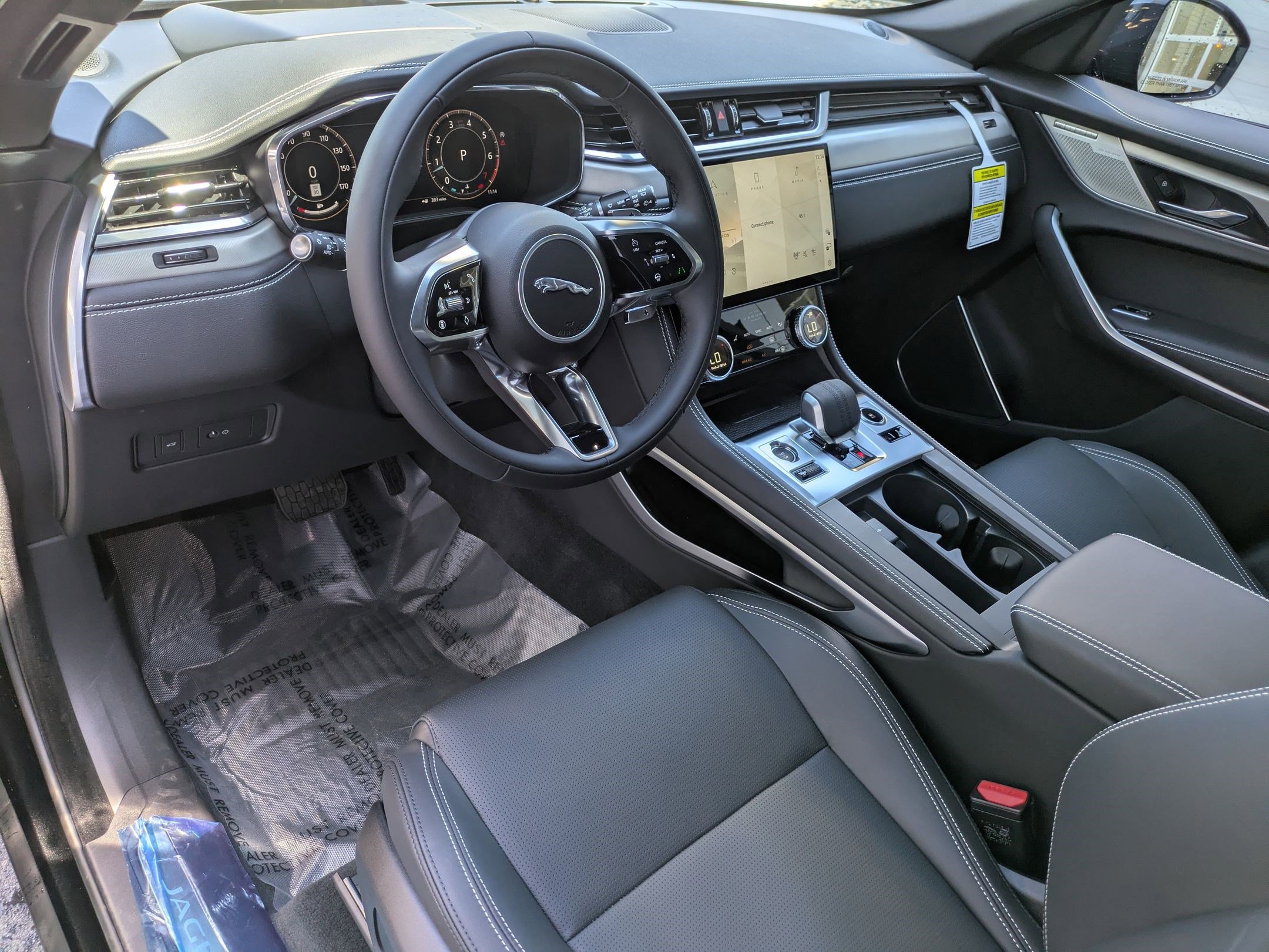 New 2026 Jaguar F-PACE R-Dynamic S image 11