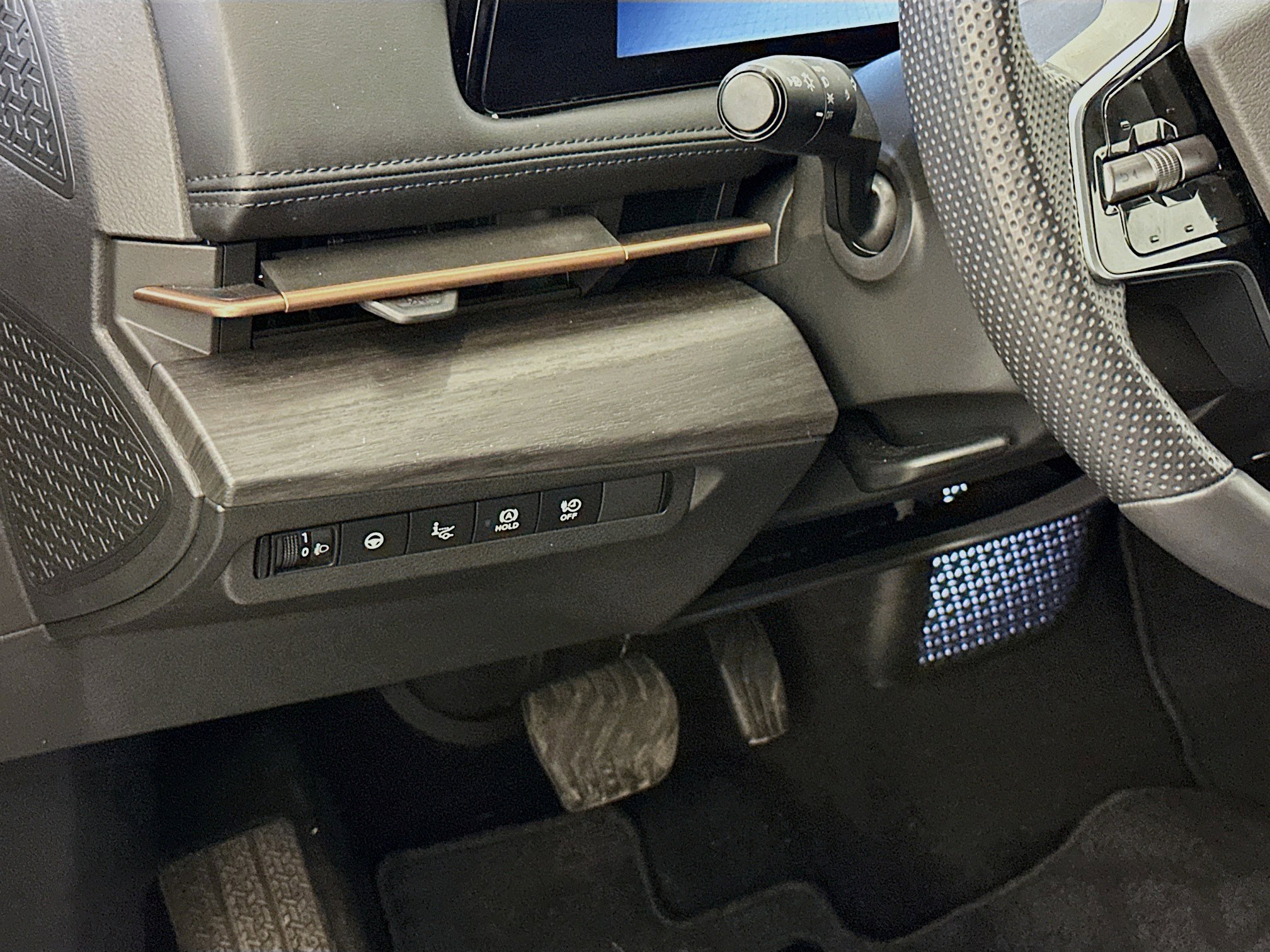 Used 2024 Nissan Ariya AWD image 17