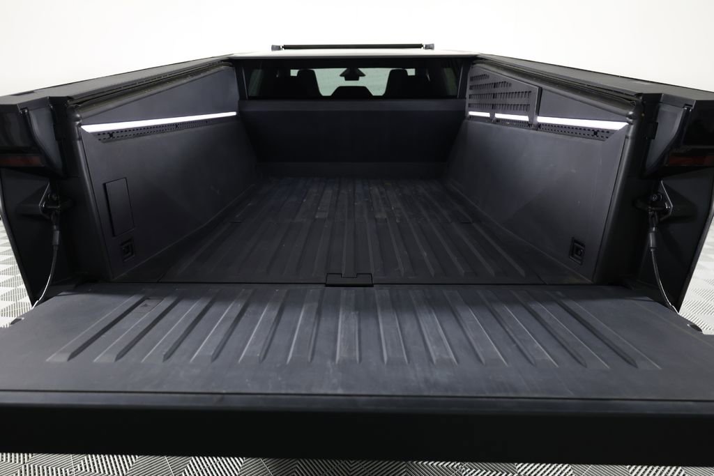 Used 2024 Tesla Cybertruck AWD Crew Cab image 7