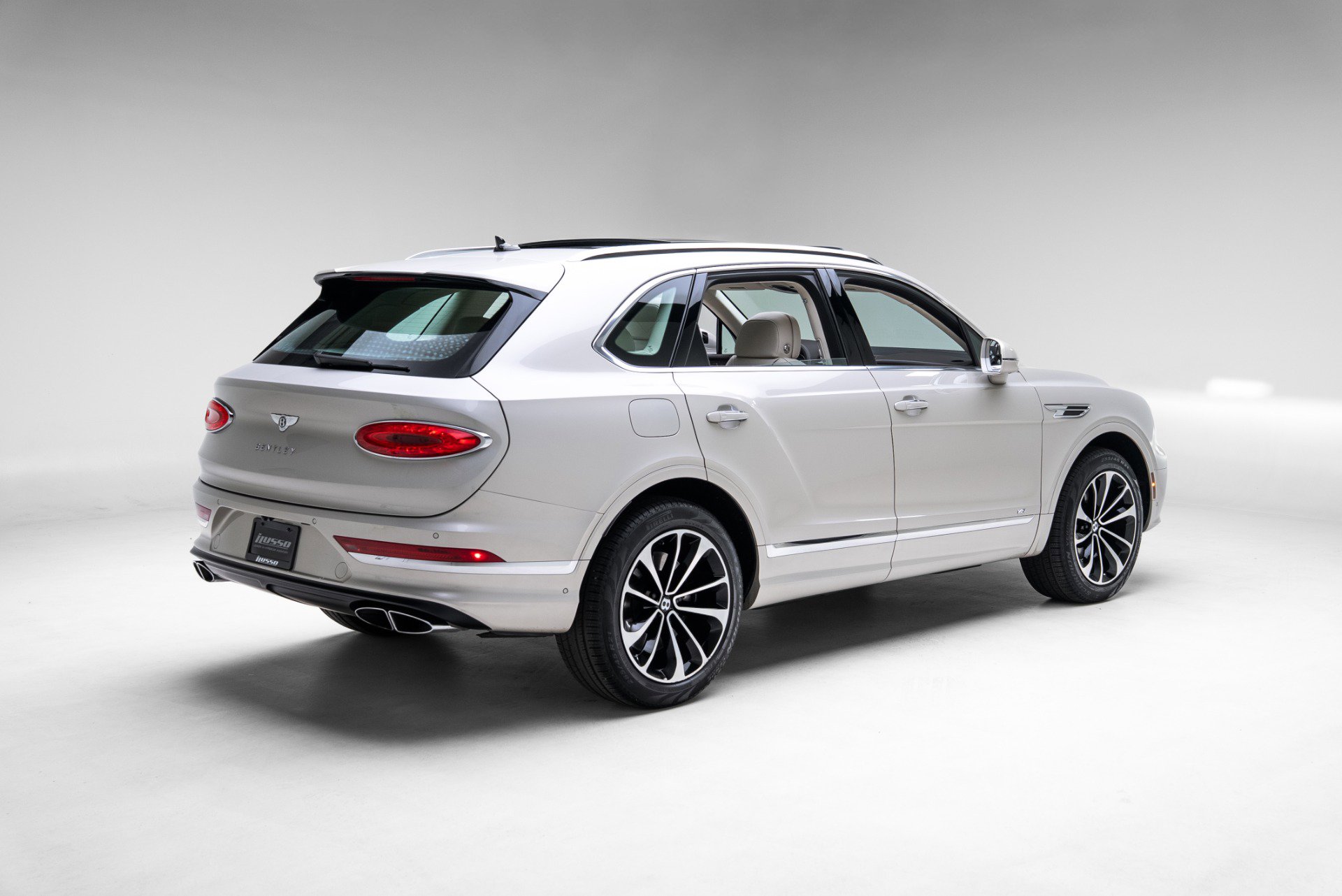 Used 2021 Bentley Bentayga image 23