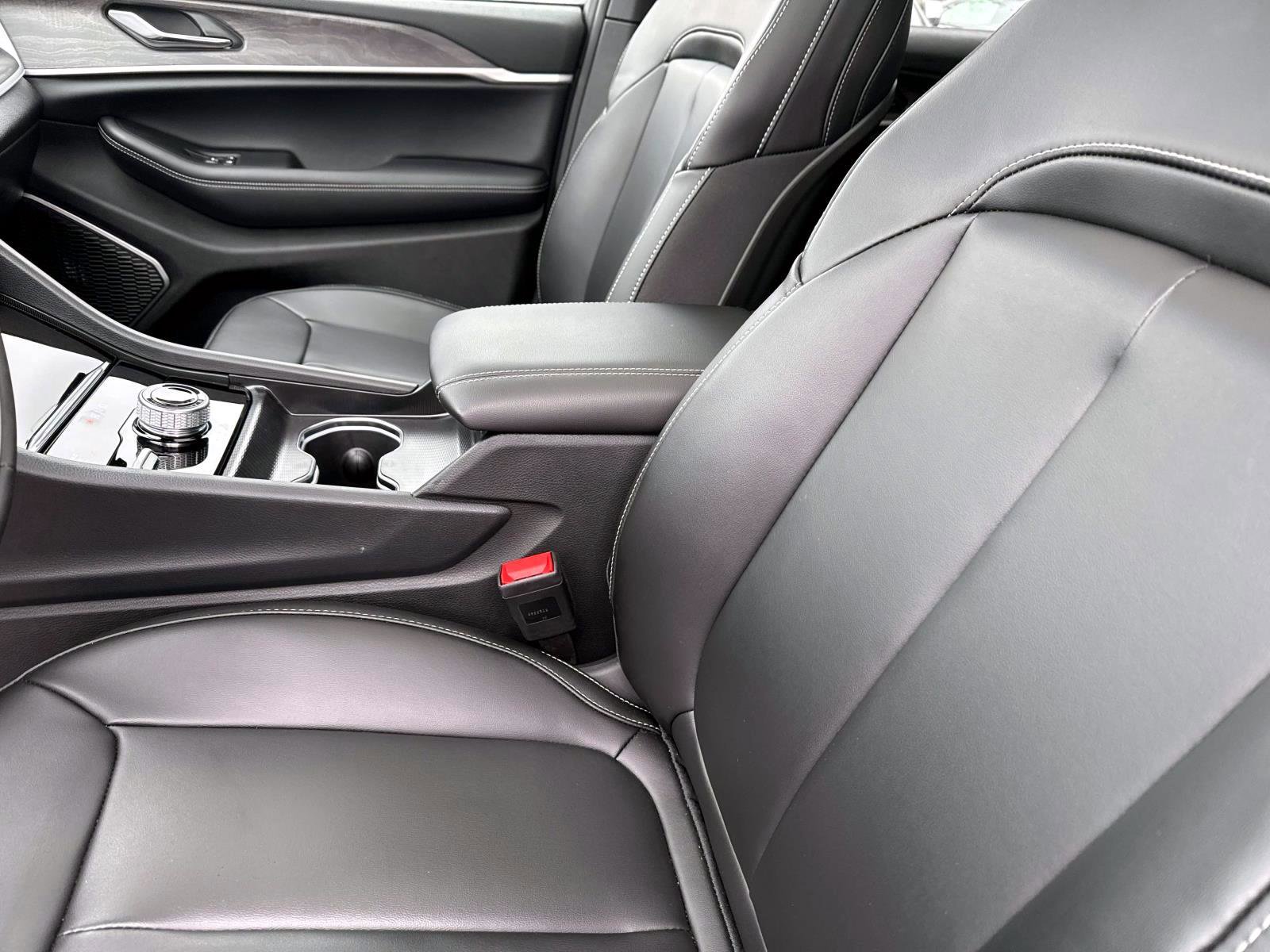 New 2026 Jeep Grand Cherokee Limited image 11