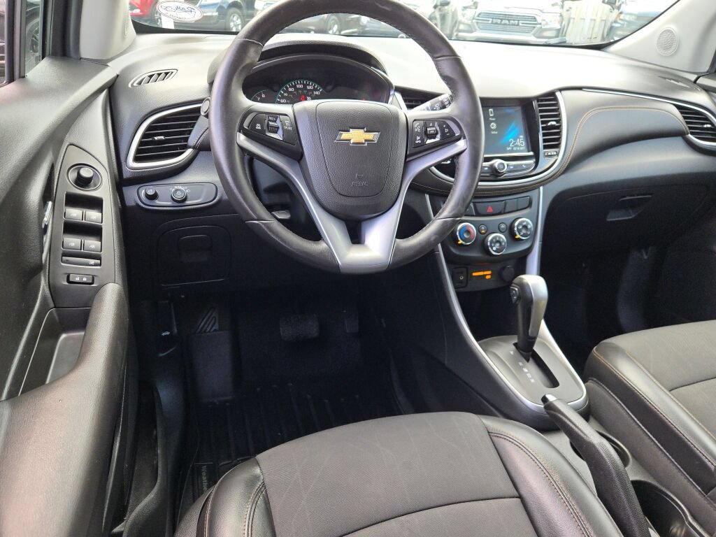 Certified 2017 Chevrolet Trax LT w/ LT Convenience Package FWD image 19