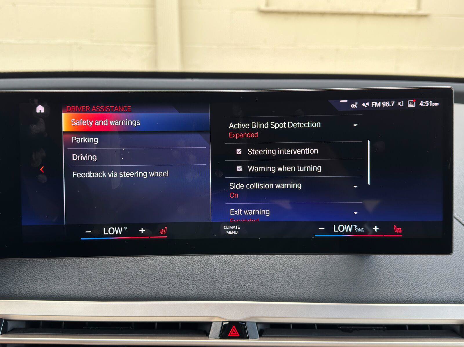Used 2022 BMW iX xDrive50 w/ Sport Package AWD/4WD image 28