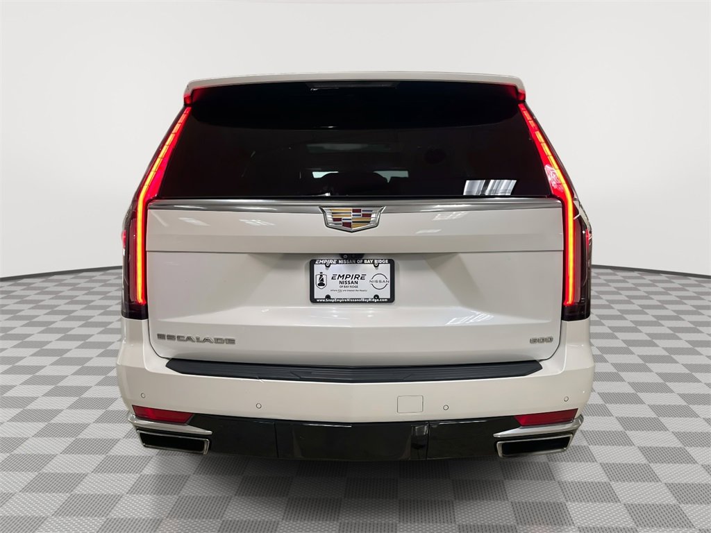 Used 2022 Cadillac Escalade Premium Luxury image 5