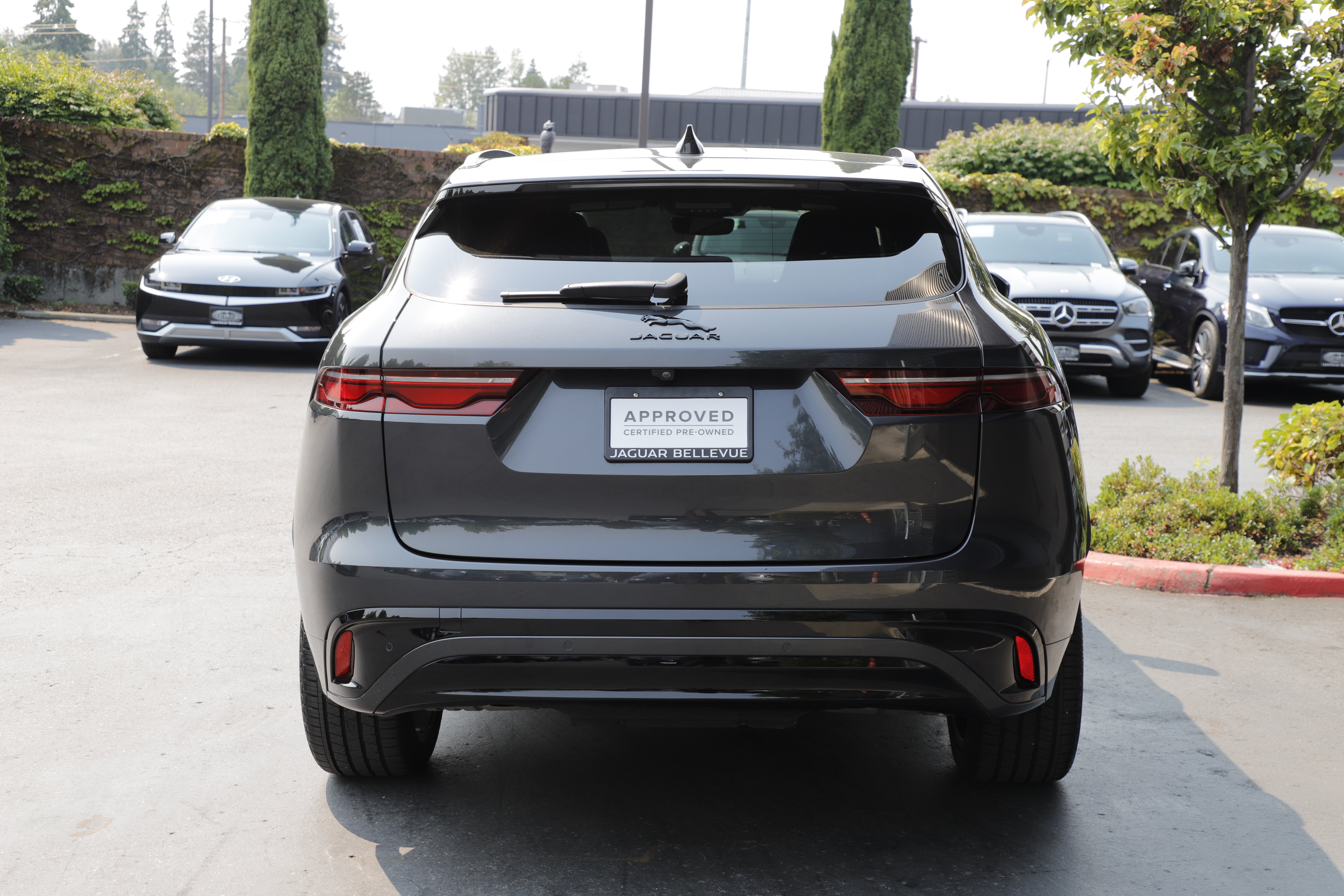Certified 2025 Jaguar F-PACE R-Dynamic S AWD/4WD image 5