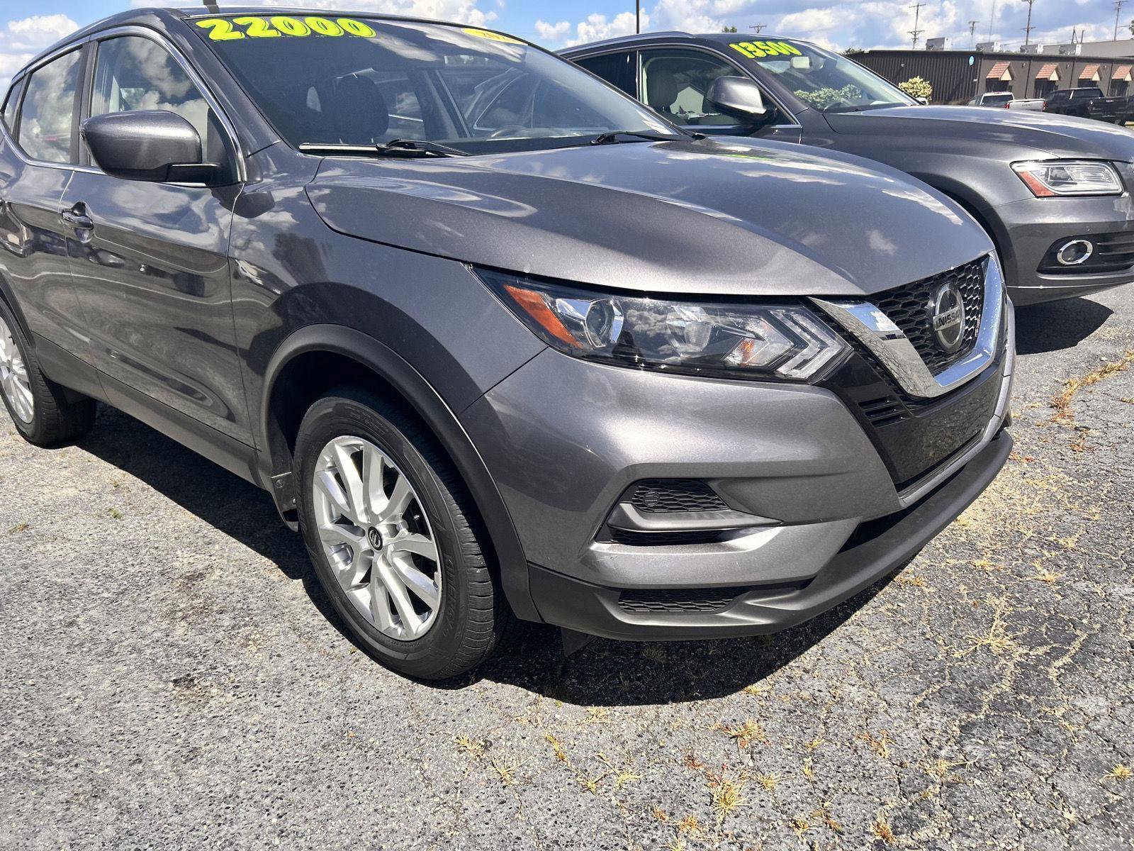 Used 2021 Nissan Rogue Sport S image 2