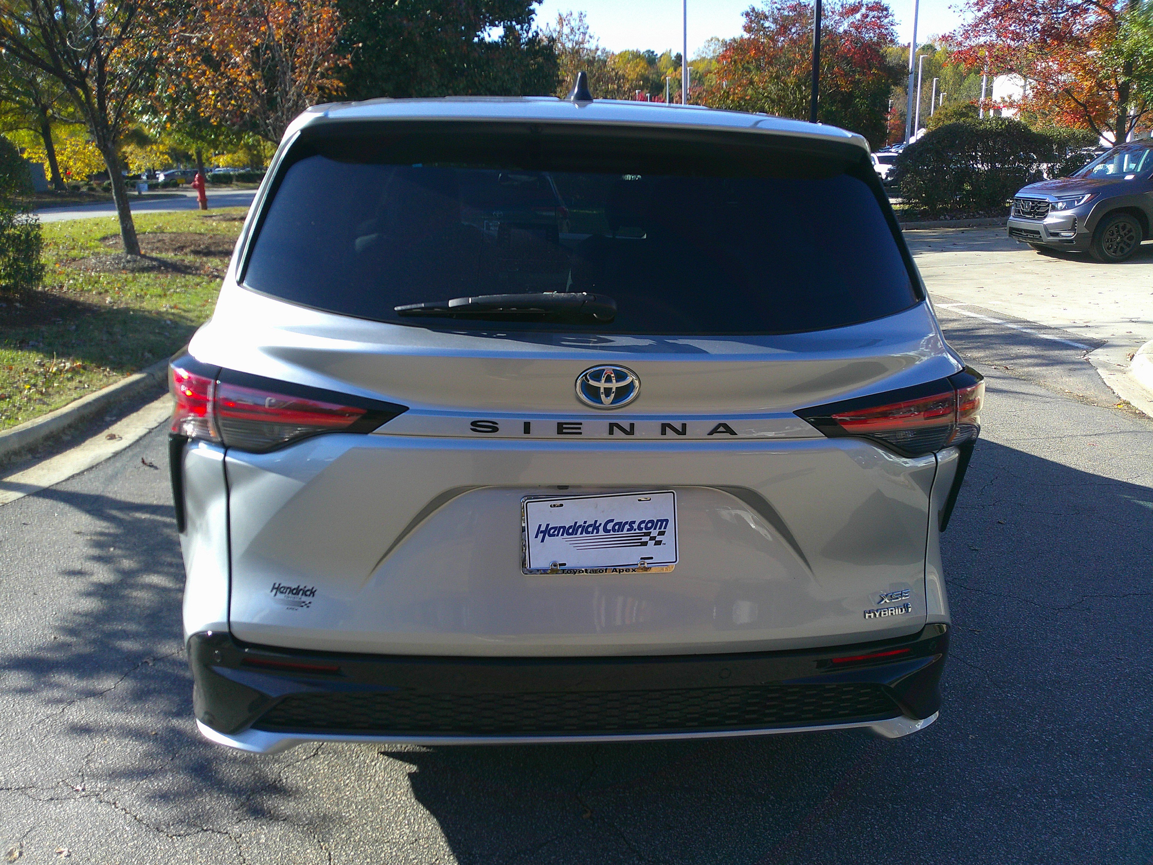 Used 2021 Toyota Sienna XSE image 11