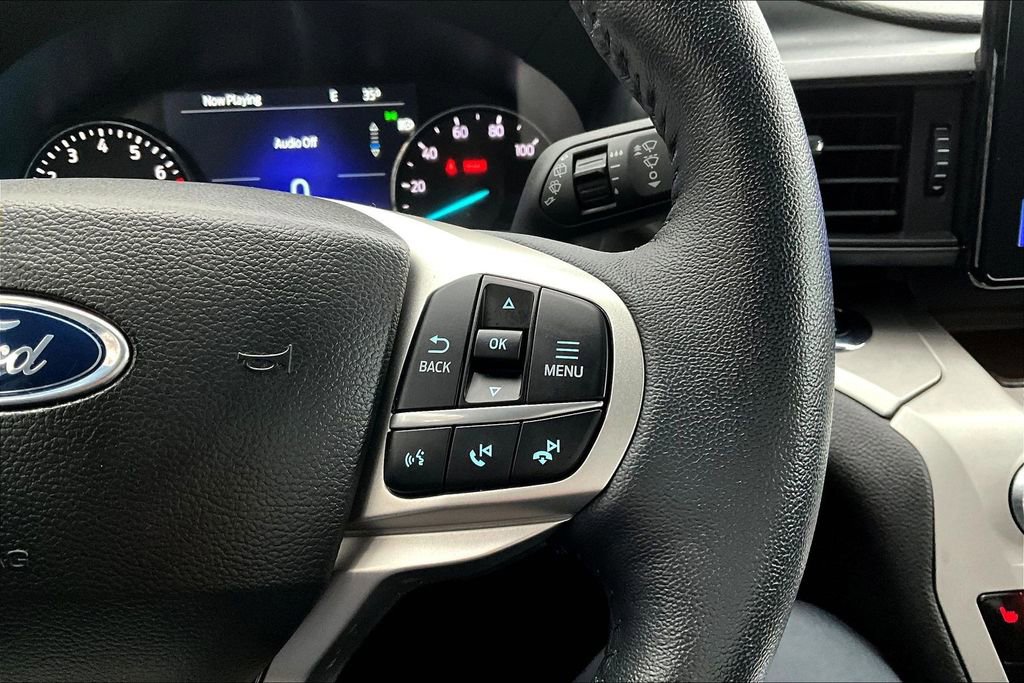 Used 2023 Ford Explorer XLT image 11