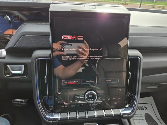 New 2026 GMC Yukon XL AT4 Ultimate AWD/4WD image 24