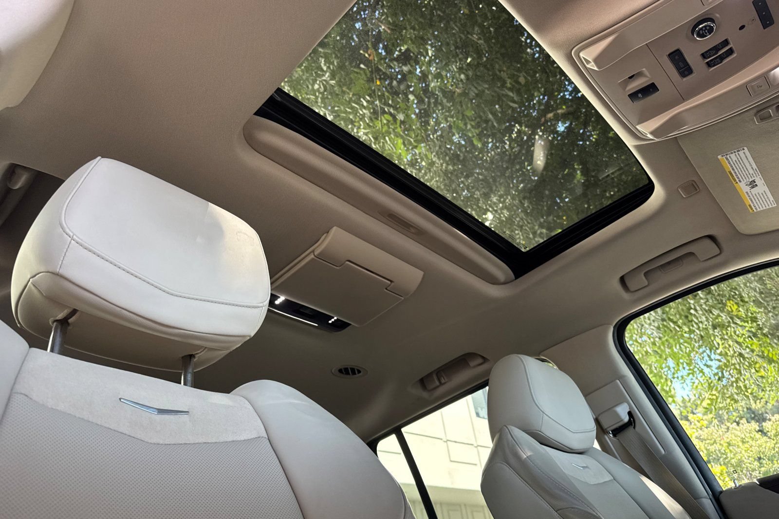 Used 2015 Cadillac Escalade ESV Luxury AWD/4WD image 16