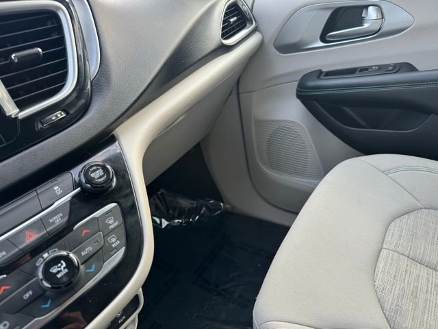 Used 2019 Chrysler Pacifica Touring Plus image 19