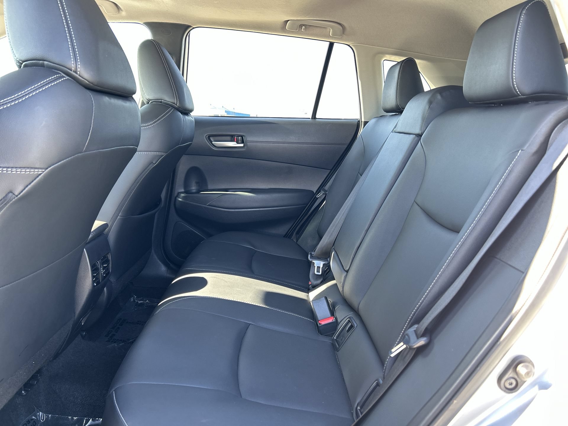 Used 2024 Toyota Corolla Cross XLE w/ Convenience Package FWD image 25