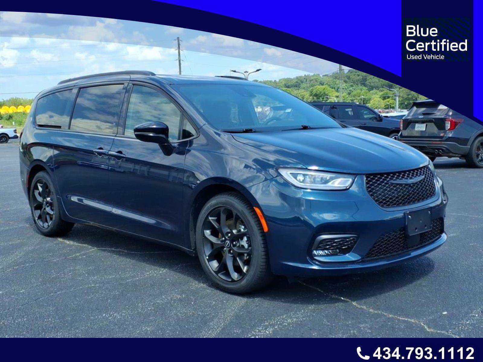 Used 2025 Chrysler Pacifica Limited FWD image 1