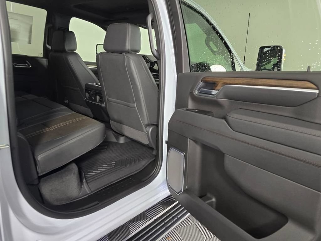 New 2026 Chevrolet Silverado 2500 High Country w/ High Country Premium Package AWD/4WD image 13
