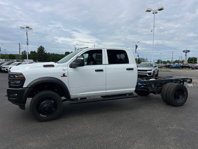 New 2026 RAM 5500 Tradesman AWD/4WD image 3