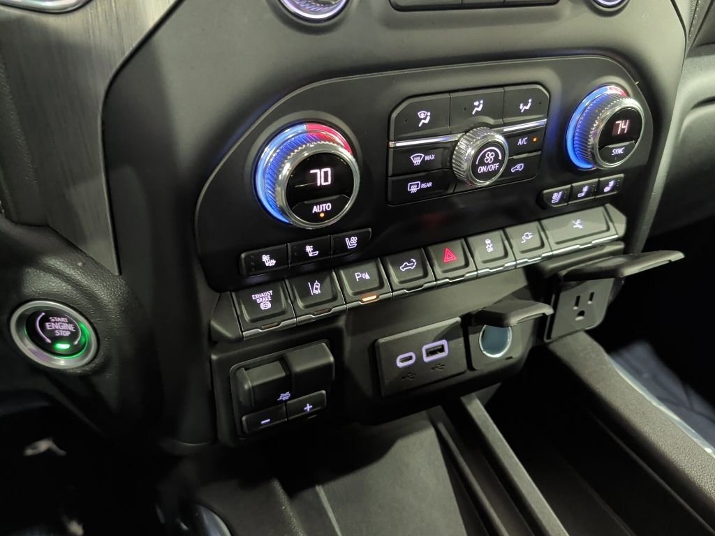 Used 2022 GMC Sierra 3500 Denali w/ Denali Ultimate Package image 23