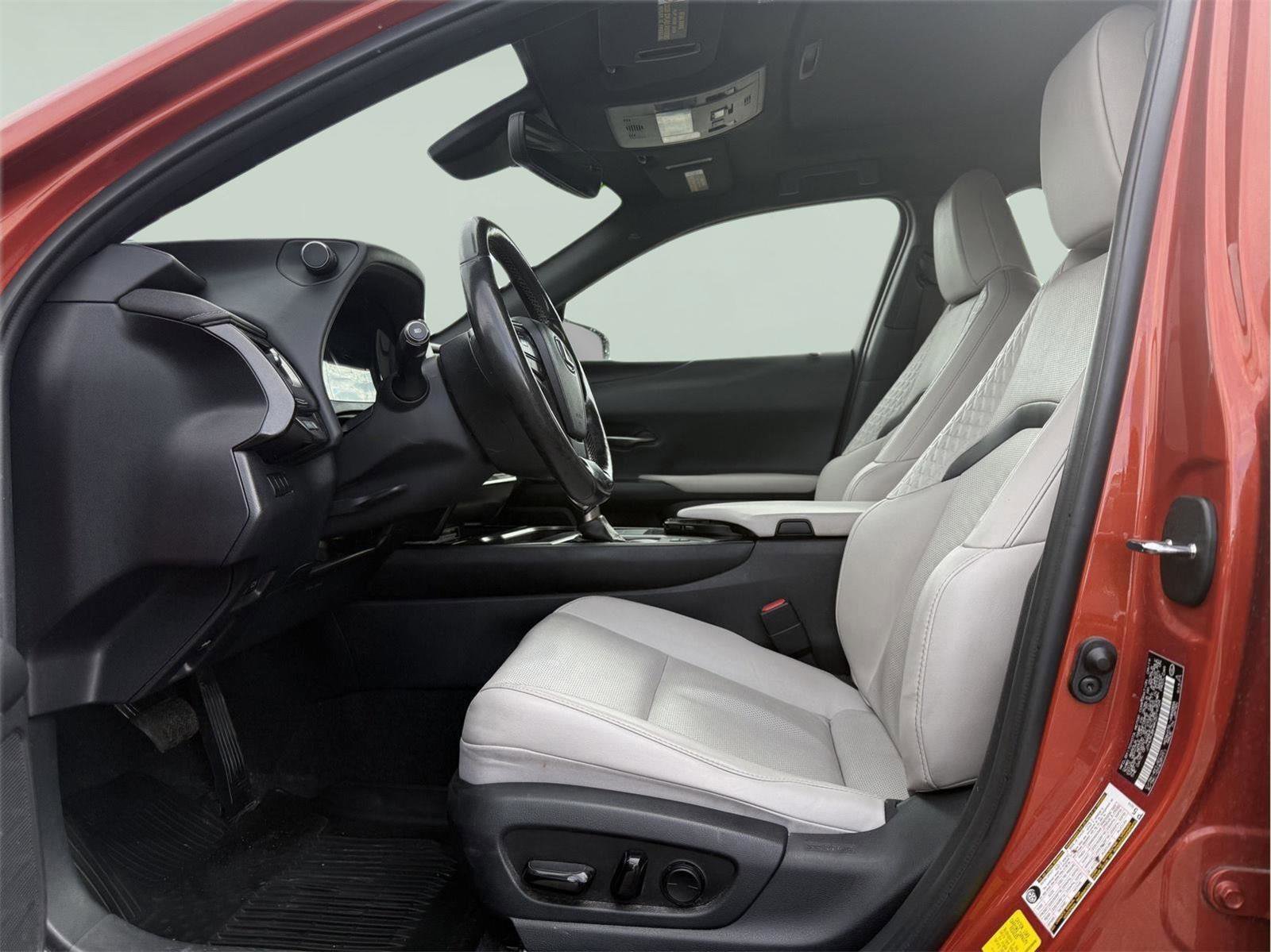 Used 2019 Lexus UX 250h image 11