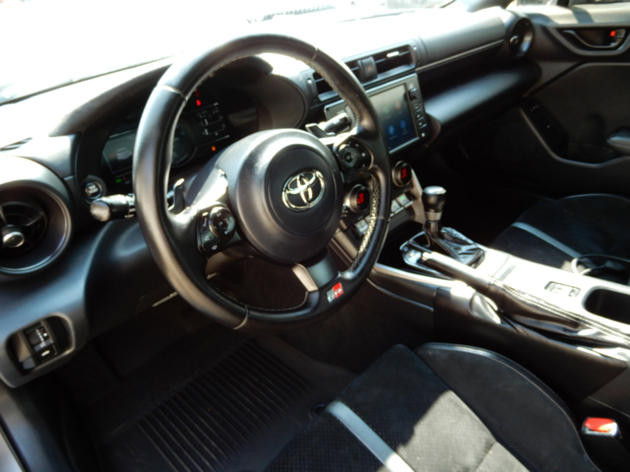 Used 2023 Toyota GR86 Premium w/ ALL Weather Mat Package (TMS) image 10