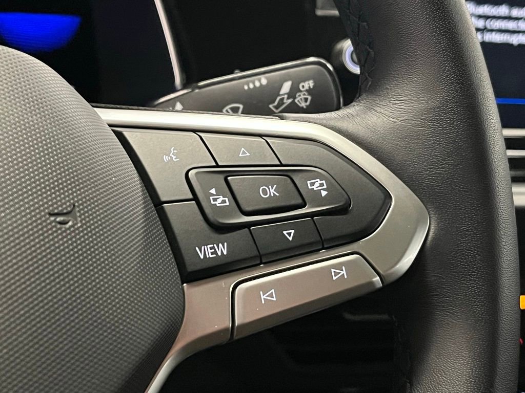 Used 2023 Volkswagen Jetta SE w/ Panoramic Sunroof Package image 25