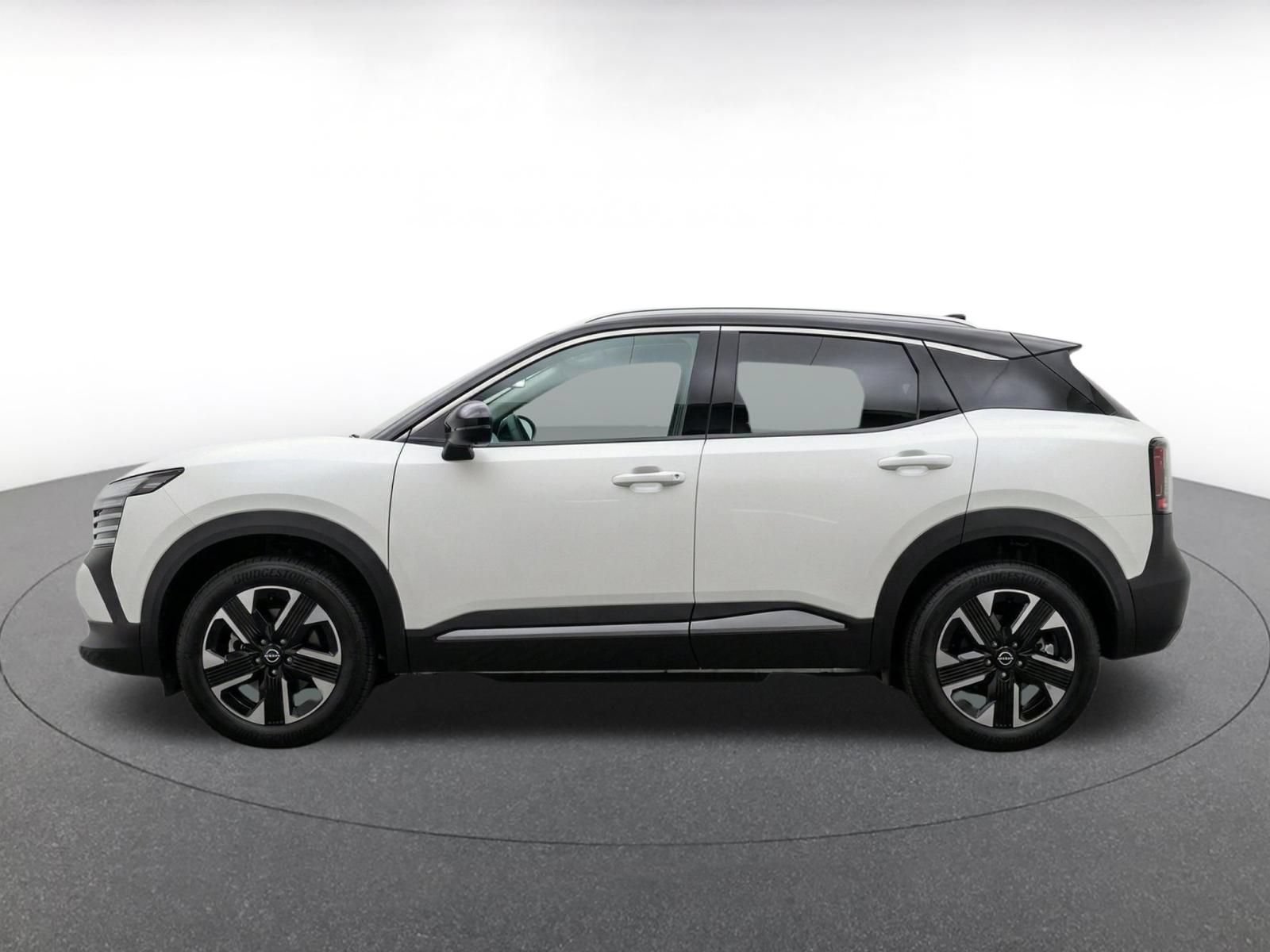 Used 2026 Nissan Kicks SV w/ Cold Weather Package AWD/4WD image 4