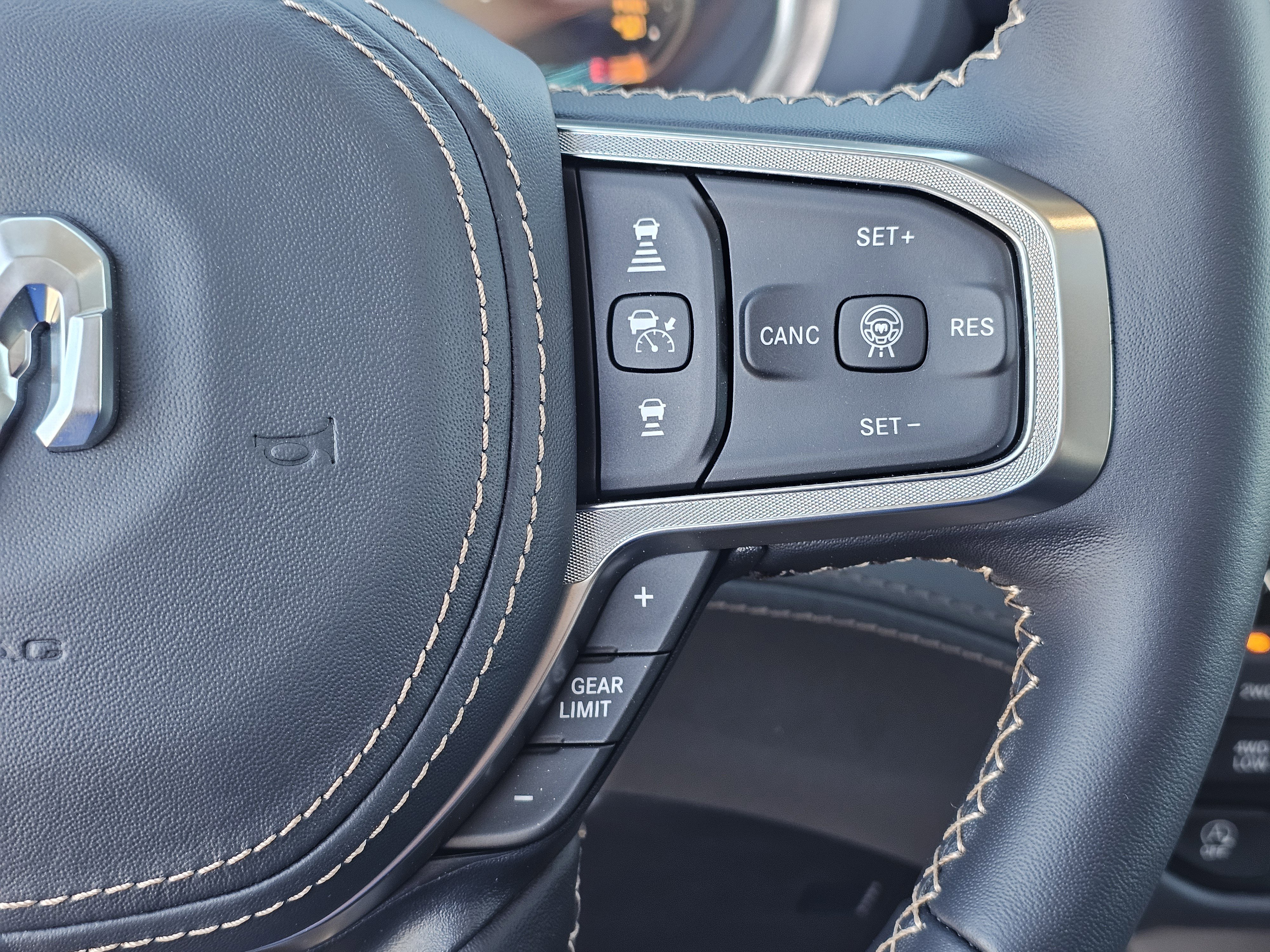 New 2025 RAM 1500 Tungsten w/ Towing Technology Group image 23