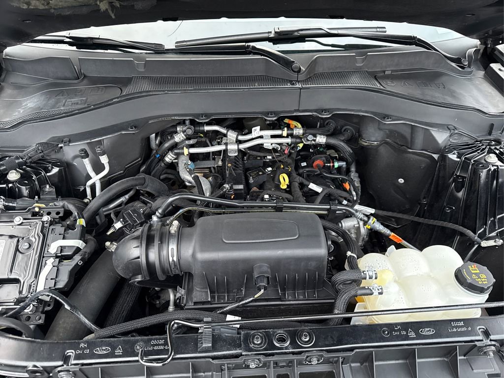 Used 2022 Ford Explorer XLT w/ Equipment Group 202A image 13