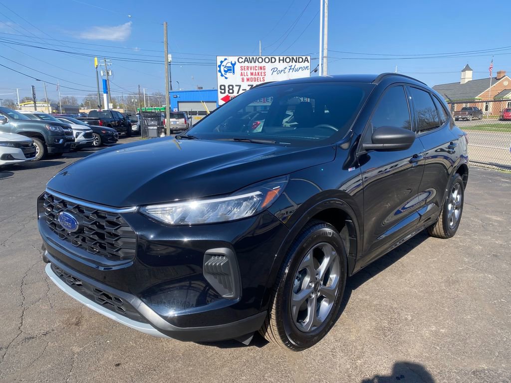 Used 2024 Ford Escape ST-Line w/ Tech Pack #1 AWD/4WD image 7