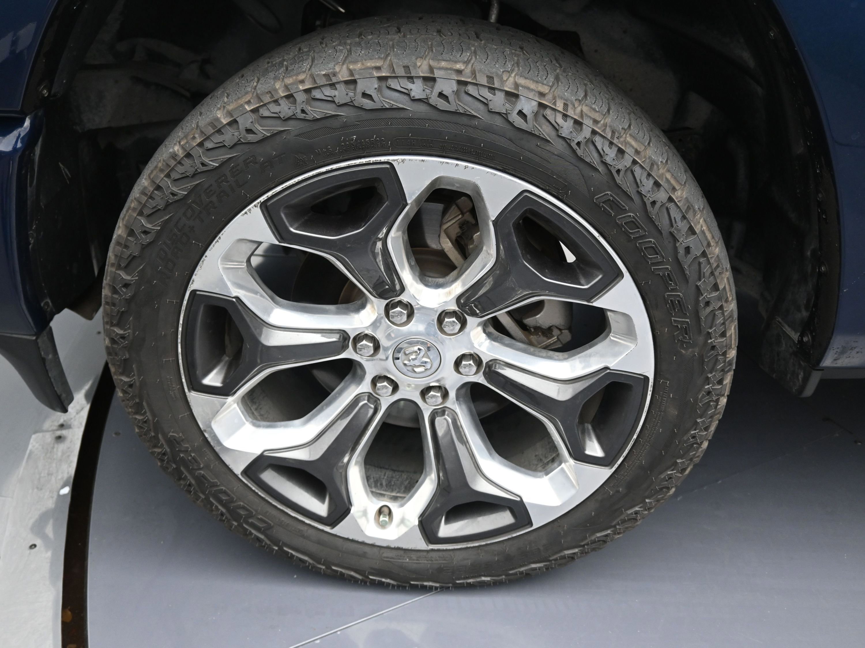 Used 2022 RAM 1500 Limited w/ Body Color Bumper Group image 10