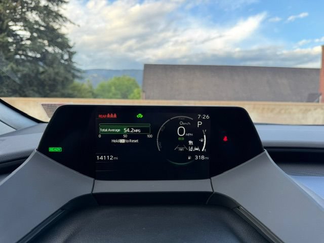 Used 2025 Toyota Prius LE FWD image 12