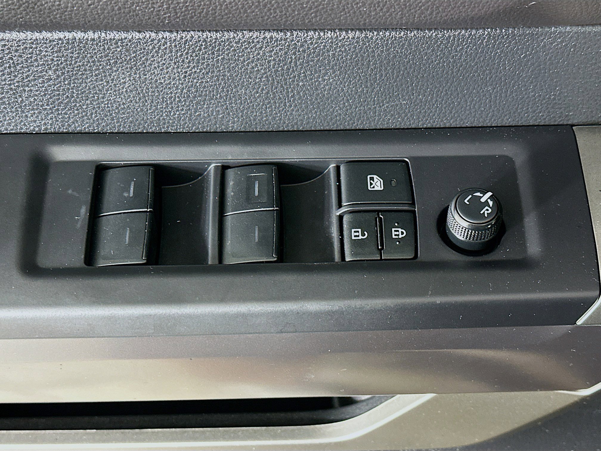 Used 2023 Toyota Tundra SR5 w/ SR5 Convenience Package AWD/4WD image 15