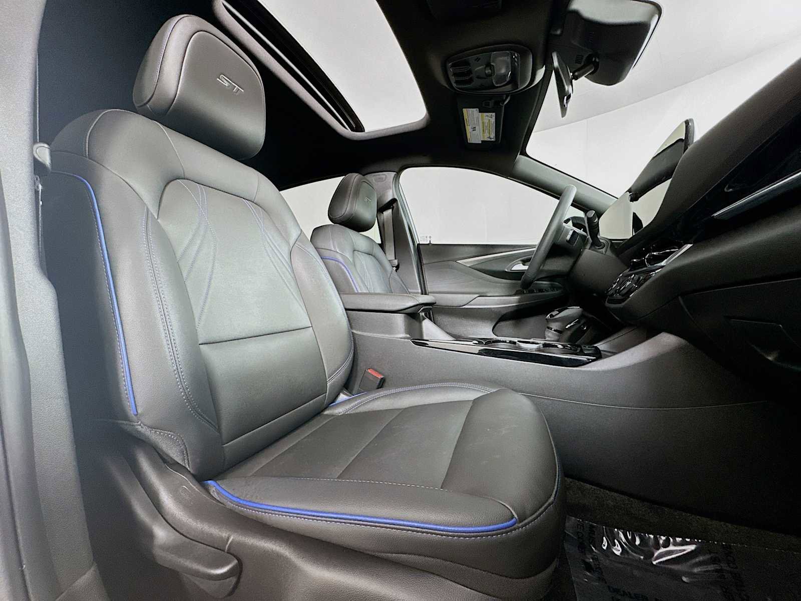 Used 2024 Buick Envista Sport Touring w/ Convenience I Package image 25