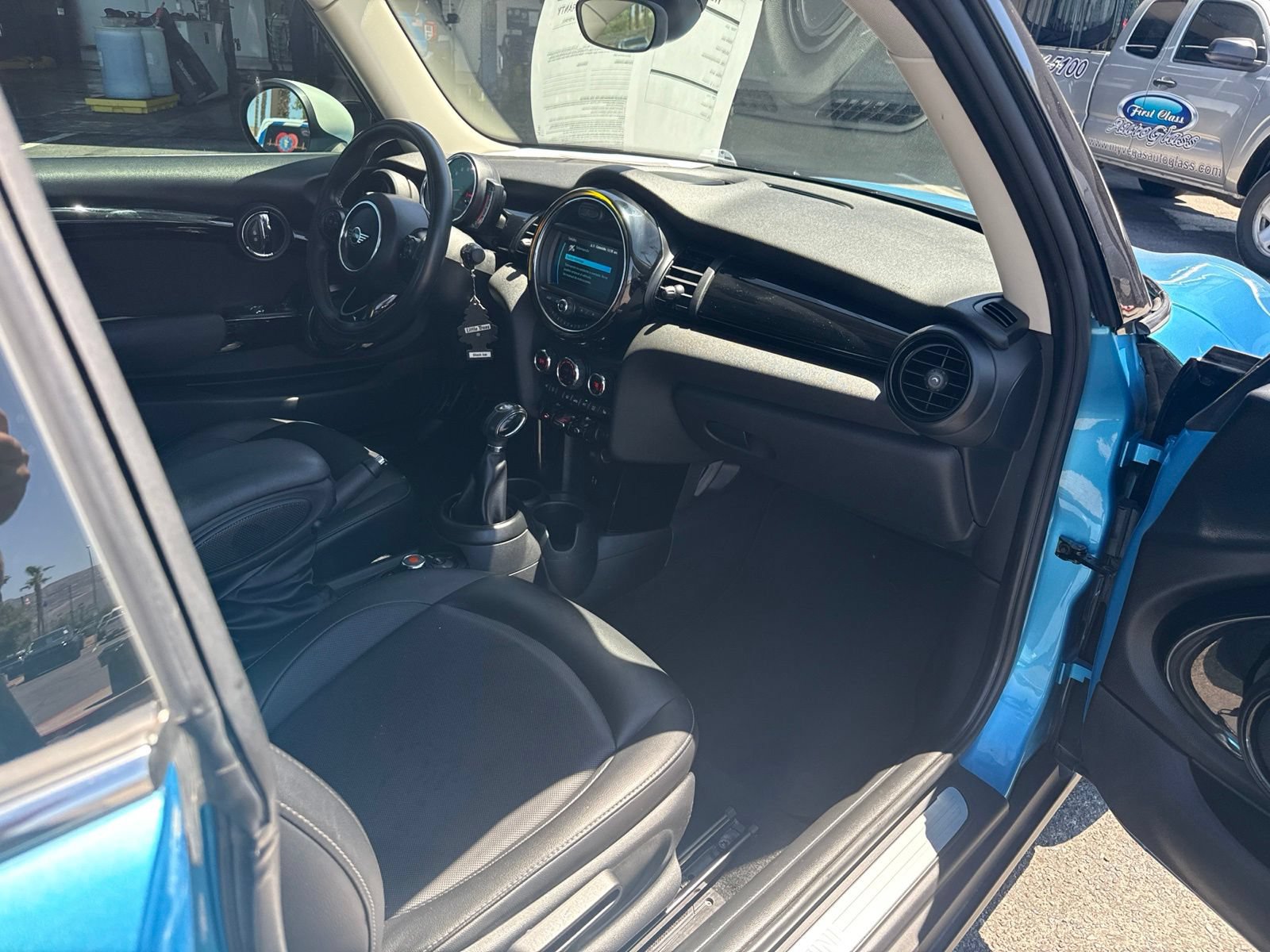 Used 2019 MINI Cooper 2-Door Hardtop FWD image 12