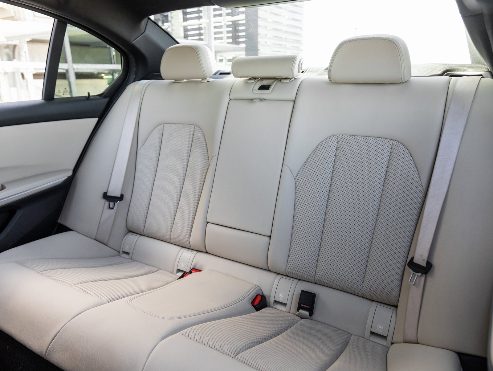 Used 2022 BMW 330i Sedan w/ Premium Package image 29