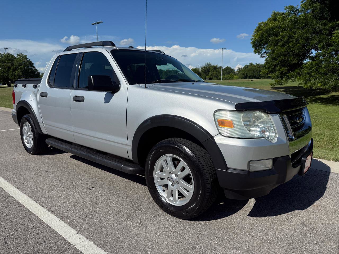 Used 2010 Ford Explorer Sport Trac XLT RWD image 1