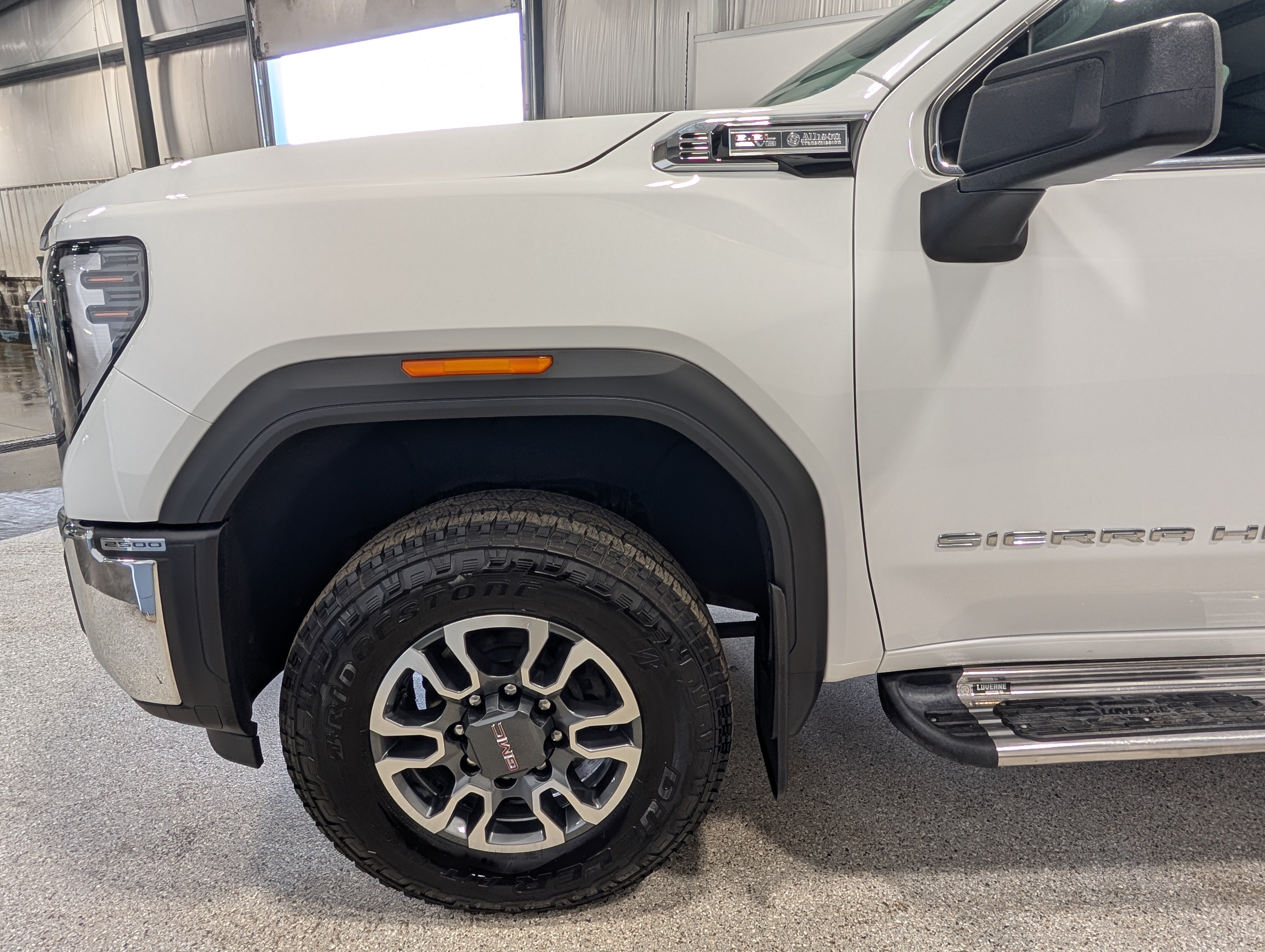 Used 2024 GMC Sierra 2500 SLE w/ SLE Convenience Package AWD/4WD image 9