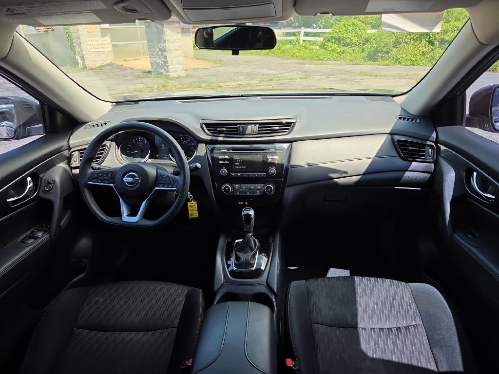 Used 2017 Nissan Rogue S FWD image 11