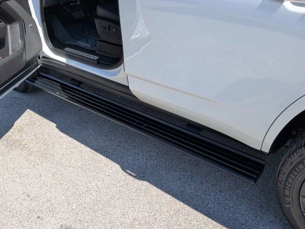 Used 2023 Chevrolet Tahoe High Country RWD image 46
