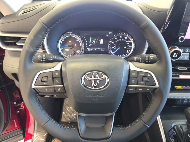New 2026 Toyota Highlander XLE image 14