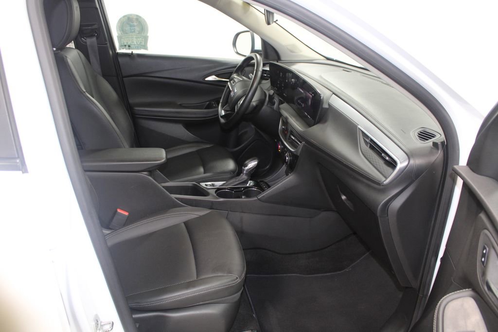 Used 2024 Buick Encore GX Sport Touring image 23