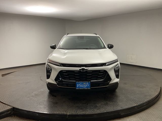 Certified 2025 Chevrolet Trax ACTIV FWD image 2