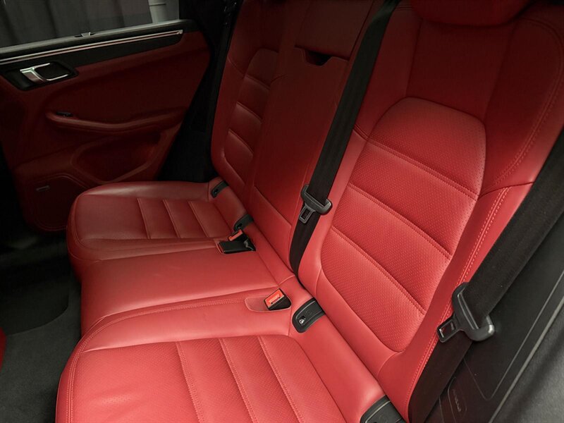 Used 2020 Porsche Macan GTS AWD/4WD image 32