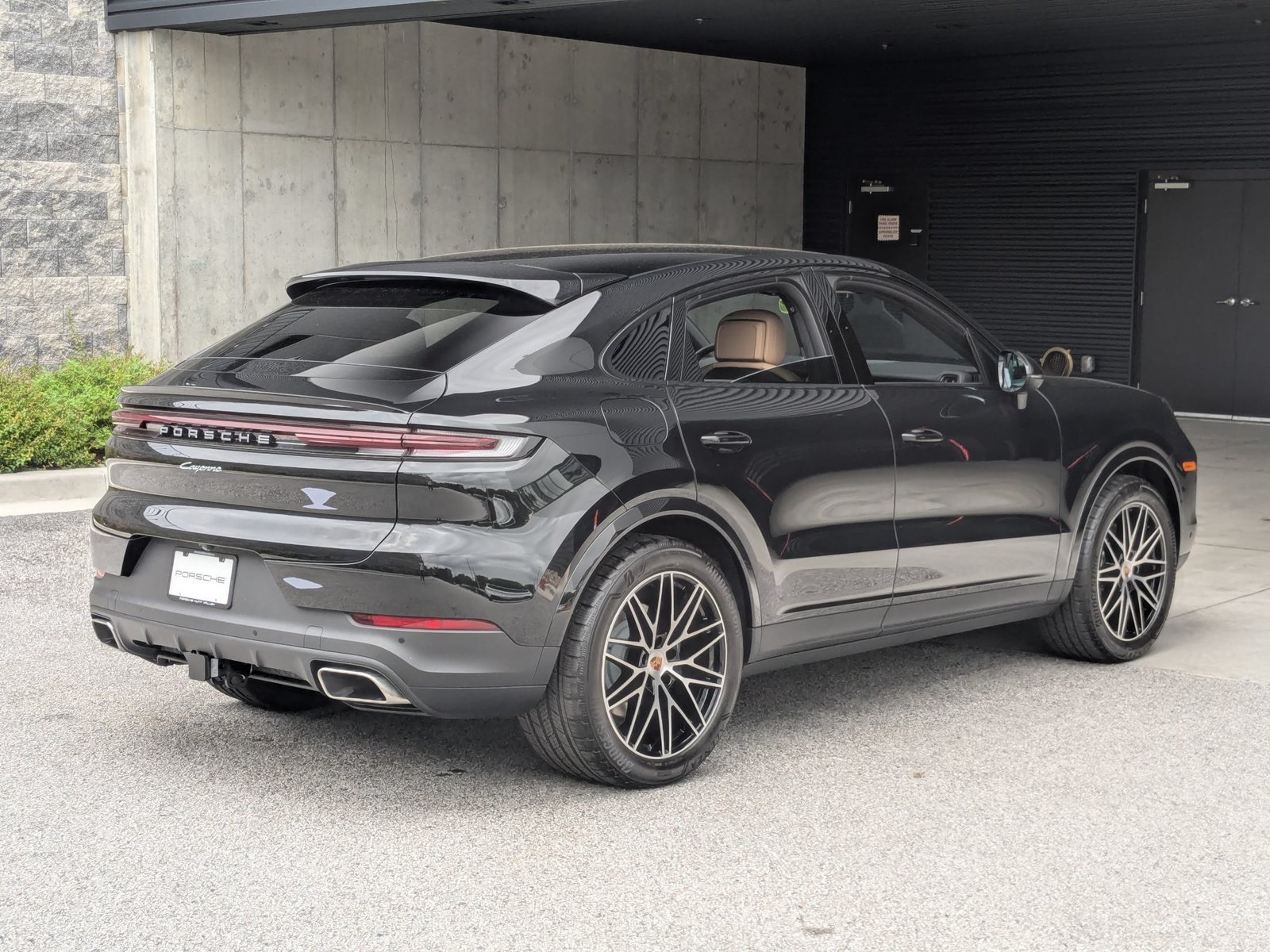 New 2026 Porsche Cayenne Coupe AWD/4WD image 9
