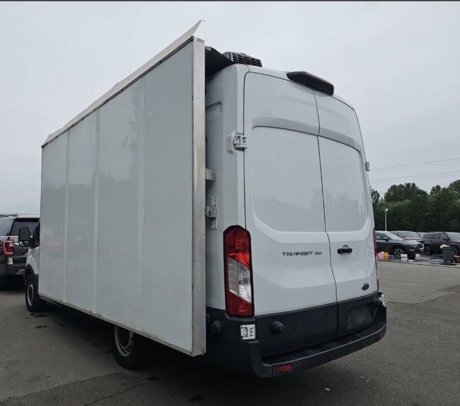 Used 2018 Ford Transit 350 148 High Roof Extended RWD image 4