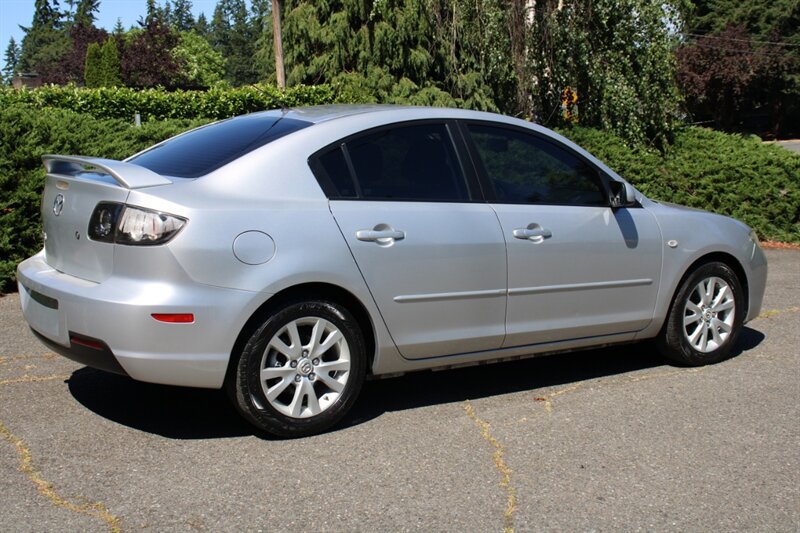 Used 2008 MAZDA MAZDA3 i Touring FWD image 3