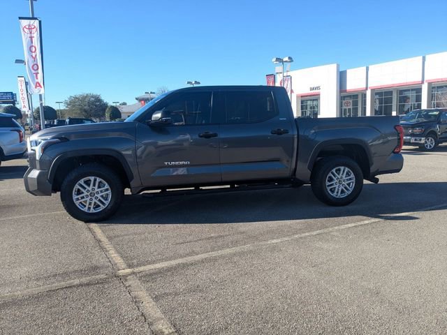 Used 2022 Toyota Tundra SR5 w/ SR5 Convenience Package image 6